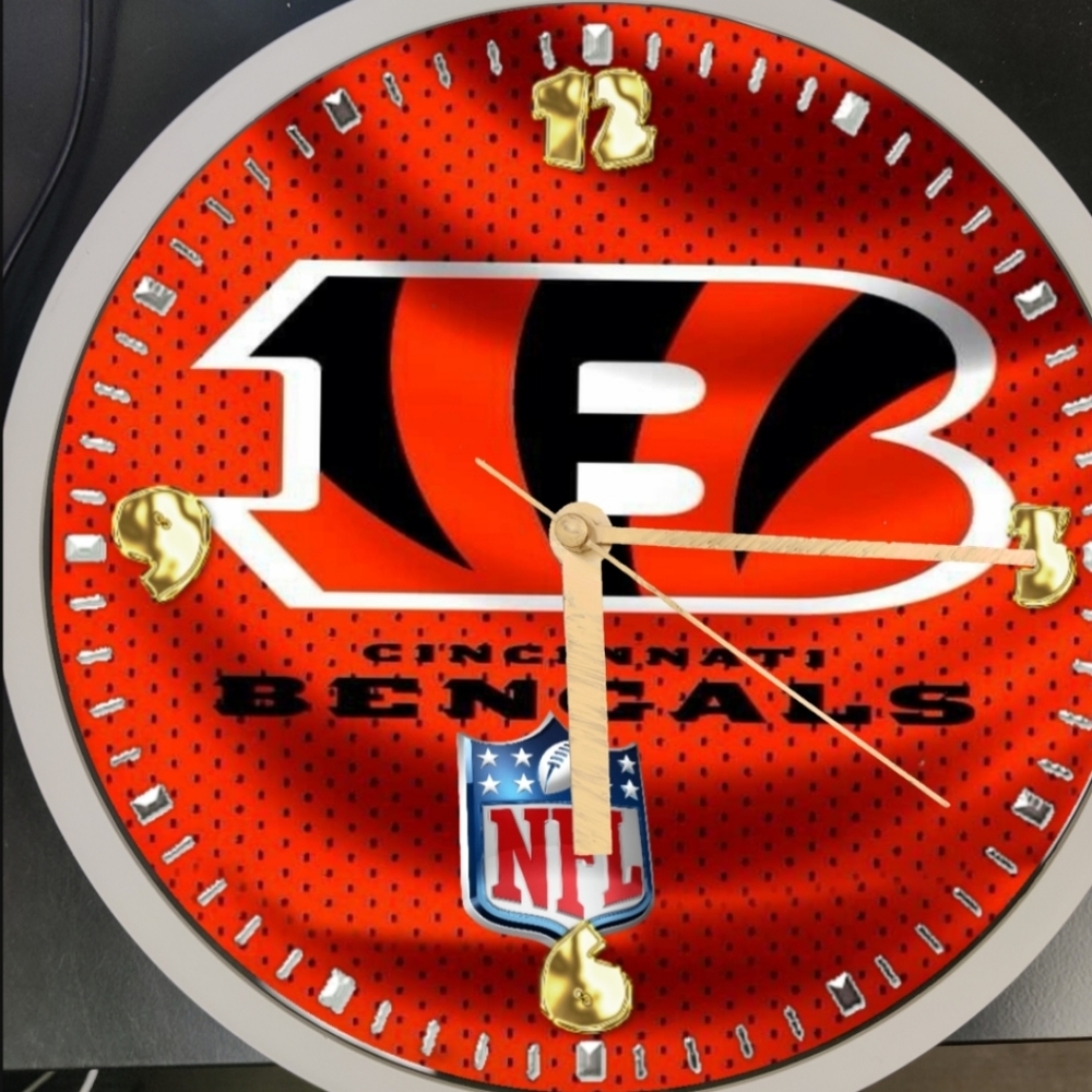 Bangles clock